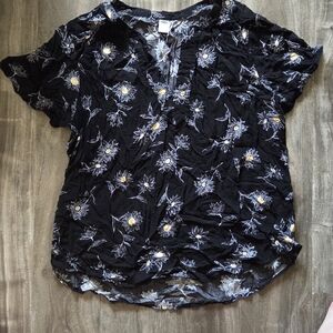 Old Navy Black and White Short Sleeve Blouse with Mandarin Collar